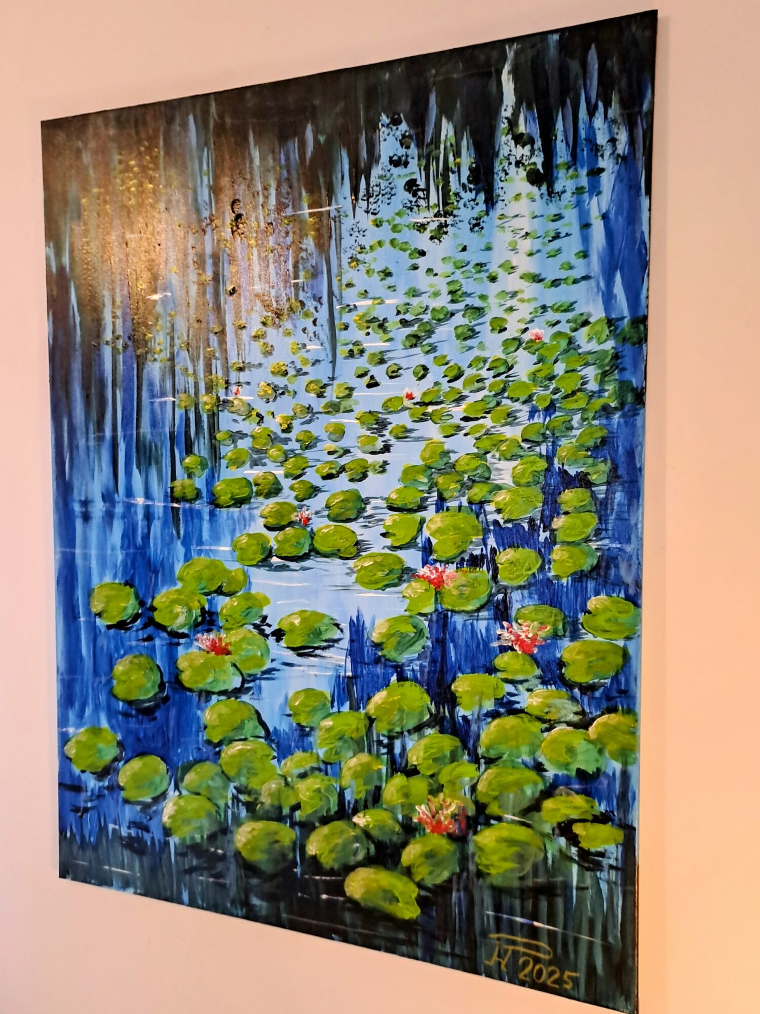 Seerosenklang – Spiegelung im blauen Wasser – Bild 2